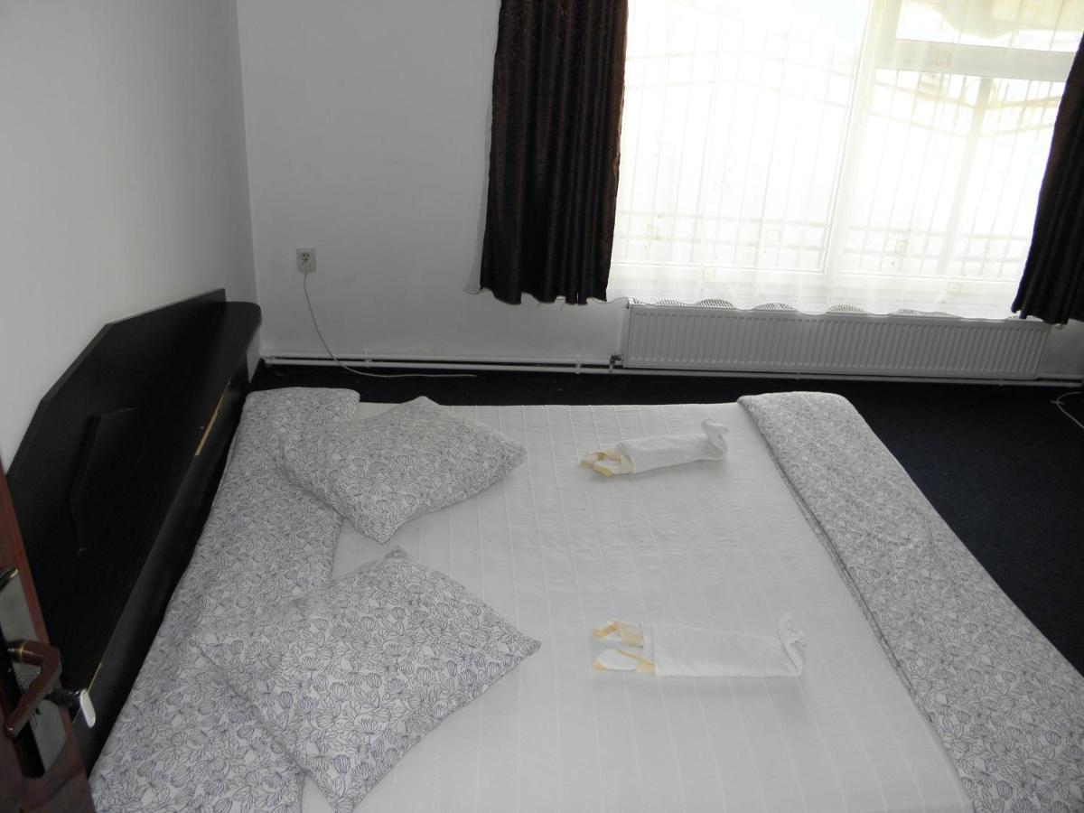 Golden Pension Târgu Jiu Dış mekan fotoğraf