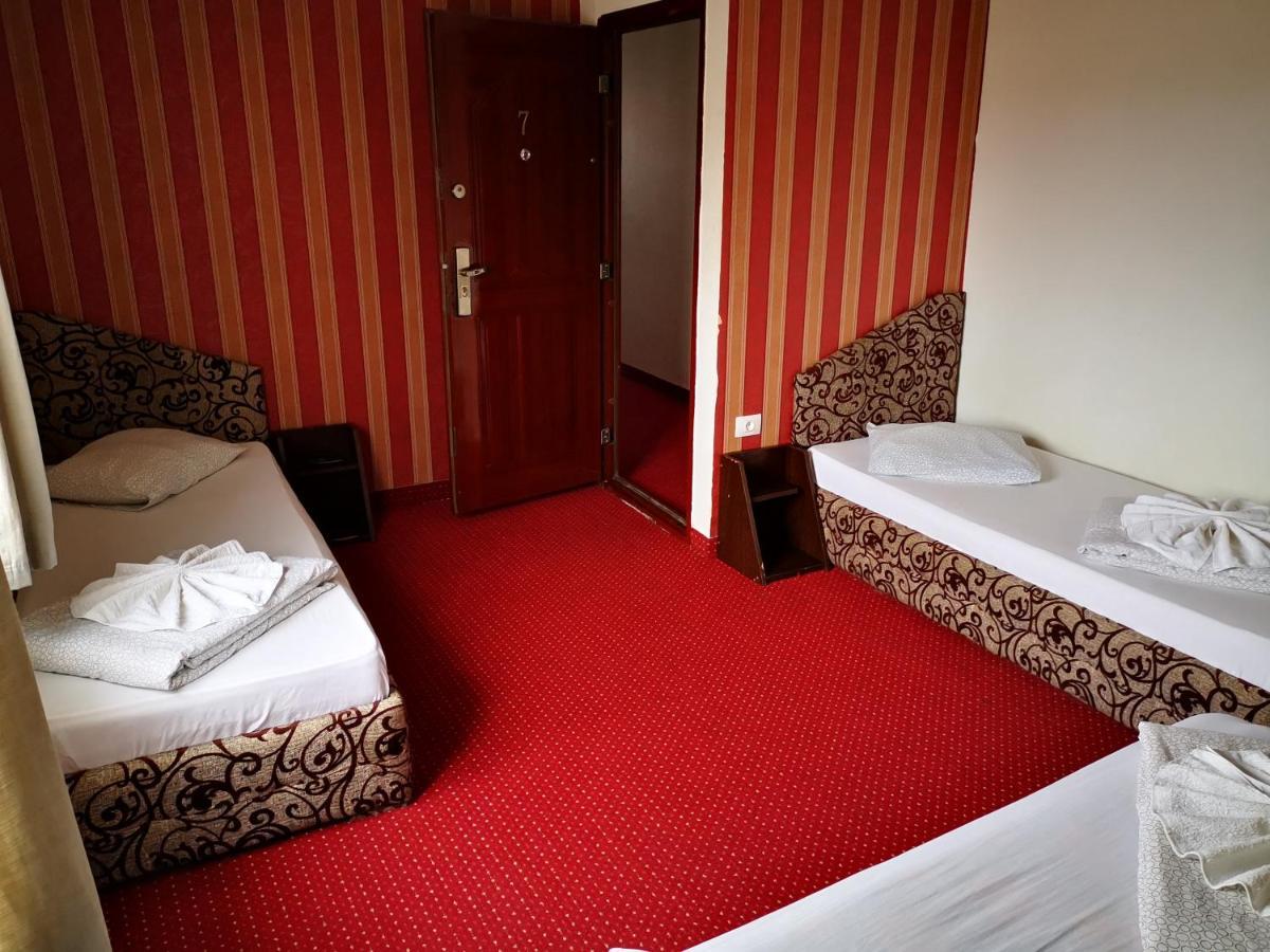 Golden Pension Târgu Jiu Dış mekan fotoğraf