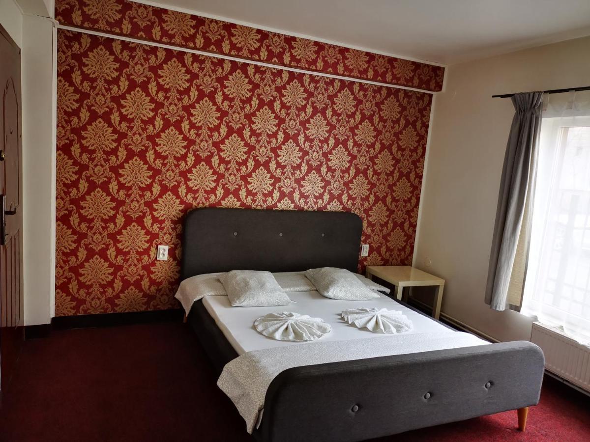 Golden Pension Târgu Jiu Dış mekan fotoğraf
