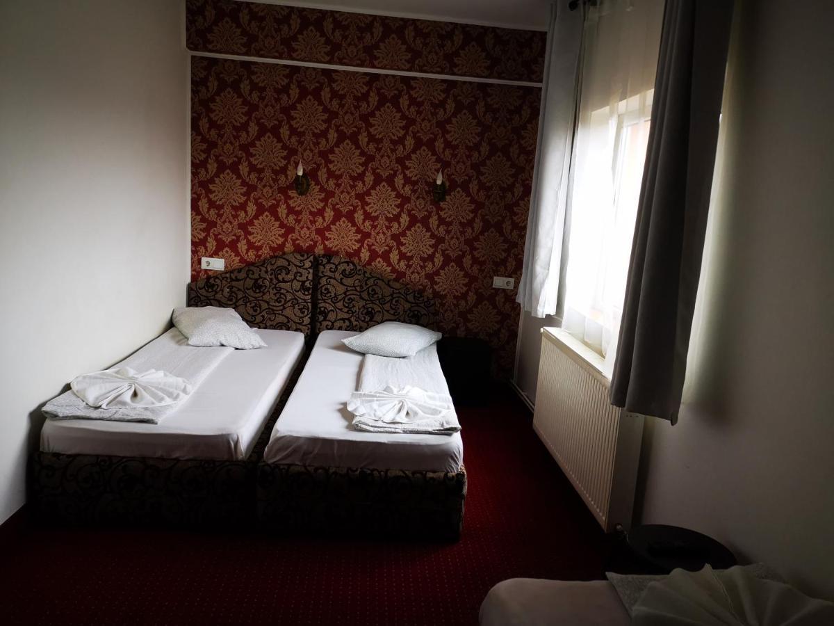Golden Pension Târgu Jiu Dış mekan fotoğraf